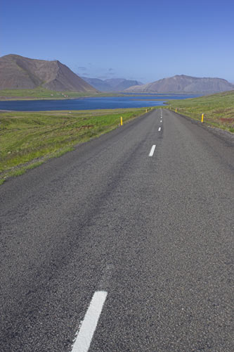 Road along north shore of peninsula