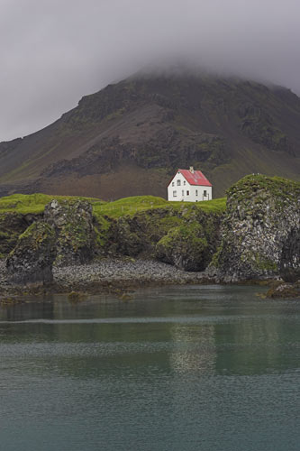White house, Arnarstapi