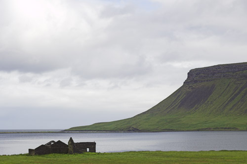 Deserted building between Grundarfjordur and Olafsvik